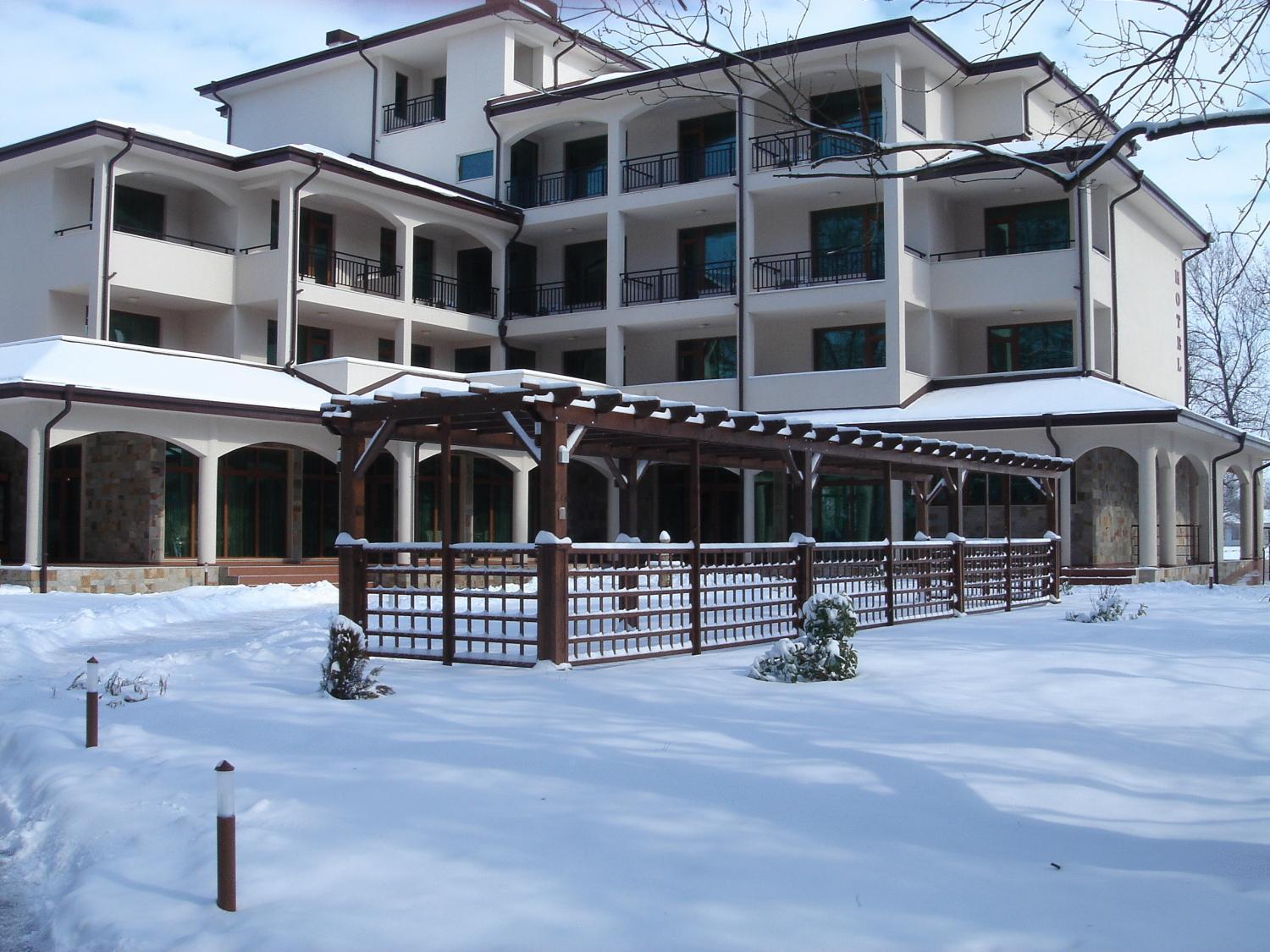 Hotel Park Karnobat Bagian luar foto